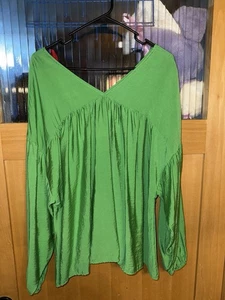 Michelle McDowell Green Top XL - Picture 1 of 4