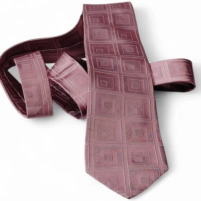 Corbata GUCCI 100% Seda Rosa Geométrica Cuadrada Patrón Hecha en Italia Diseñador de Lujo Foto 1 de 4