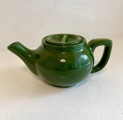 Tetera individual vintage años 60 pequeña porcelana verde artículos de restaurante de 3" Foto 1 de 4