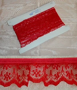 Gathered Red Lace - 20 metres (133) - Picture 1 of 1