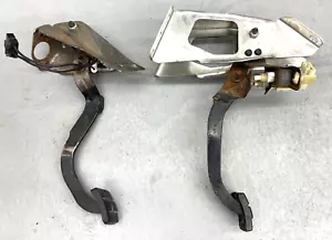 1990-1996 Corvette C4 Clutch and Brake Pedal Assemblies Manual Transmission - Foto 1 di 21