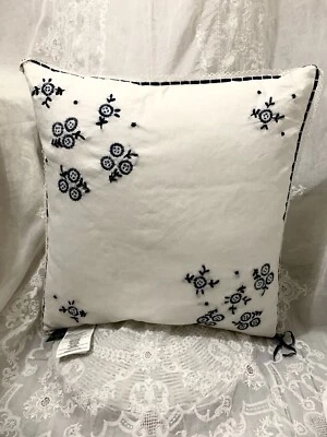 ralph lauren Côte d’Azur Linen White Floral Embroidered Accent Pillow  - Image 1 of 4