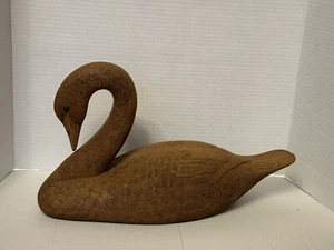 "Estatua de cisne firmada por artista de colección 17"" madera concha de nuez moscada resina fundida marcada #4017" - Imagen 1 de 11