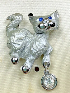 Dangling Cat Pin Brooch Crystal Charm Giusti Silver Tone Satin Finish Cat Lover - Picture 1 of 8