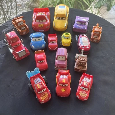 Lote de 16 juguetes de plástico fundido a presión de coches Disney Pixar Foto 1 de 4