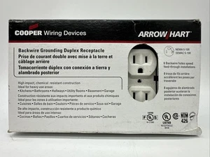 Receptáculo de conexión a tierra Cooper dúplex con cable trasero blanco NEMA 5-15R 15A BR15W de 10 piezas - Imagen 1 de 9