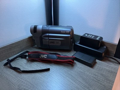 JVC GR-SXM515U Super VHS Camcorder With 2 Batteries 1 Tape And Charger - Image 1 of 4