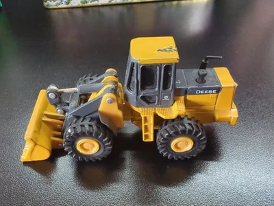 ERTL John Deere Wheel Loader 1/64 Die Cast See Pics - Image 1 of 4