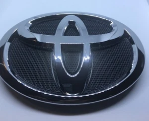 EMBLEMAS DE PARRILLA DELANTERA TOYOTA CAMRY 2007-2009 ORIGINAL FABRICANTE FABRICANTE FABRICANTE FABRICANTE PIEZA NUEVA - Imagen 1 de 2