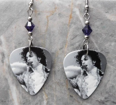 Pendientes de guitarra Prince blanco y negro con cristales de Swarovski morados Foto 1 de 4