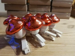 8 mal Fliegenpilz Pilz auf Klammer Metallic Dots 3 cm NEU OVP - Bild 1 von 5