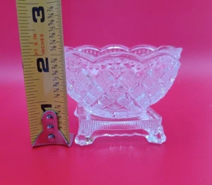 Plato de tazón pequeño transparente con borde de vieira/caramelo en forma de medio huevo de colección, detalles - Imagen 1 de 12