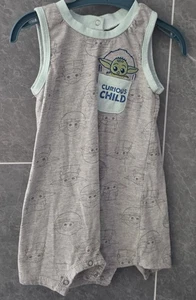 NUEVO SIN ETIQUETAS Star Wars Baby Yoda Grogu Gris Curioso Niño Bolsillo Tanque Mameluco 24 Meses - Imagen 1 de 4