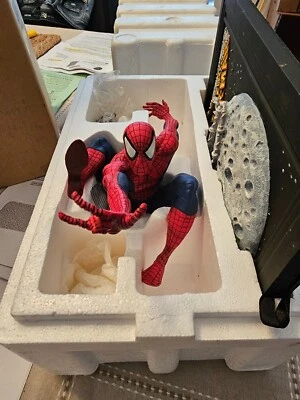 Estatua del Club de Coleccionistas Marvel INCREÍBLE SPIDERMAN #301 Mcfarlane NECA 380/9990 Foto 1 de 4