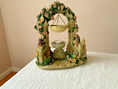 Yankee Candle calentador de cera con cera y arco de vela resina rosas 10" de alto Foto 1 de 4