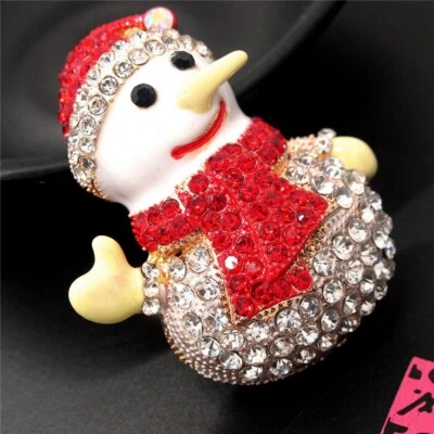 Broche folheado a ouro 18K Betsey Johnson tem um boneco de neve muito gordo vermelho e branco - Imagem 1 de 4