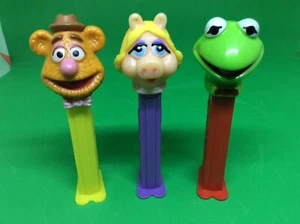 SET OF 3 PEZ DISPENSERS SESAME STREET CHARACTERS KERMIT, MISS PIGGY & FONZZIE - Bild 1 von 8