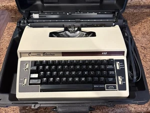 Máquina de escribir Brother Cassette Electric 440 vintage con estuche y direcciones - Funciona - Imagen 1 de 6