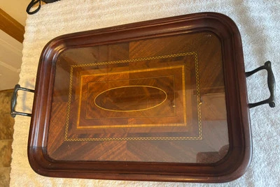 Impresionante BANDEJA PARA SERVIR MAYORDOMOS CON INCRUSTACIONES DE BRONCE DE NOGAL ANTIGUO Y MADERA MIXTA ORNAMENTADA Foto 1 de 4