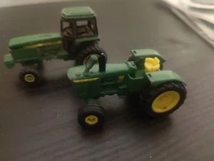  John Deere TRACTOR FARM TOYs COLLECTIBLE - Picture 1 of 9