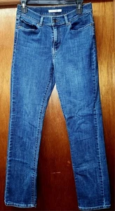Women's Levi Strauss & Co Dark Blue Denim Jeans Size 6L 28x32 - Picture 1 of 8