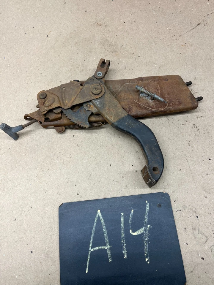 Camaro 1968 1974 Nova 1969 estacionamiento emergencia estacionamiento freno pedal montaje usado OEM Foto 1 de 4