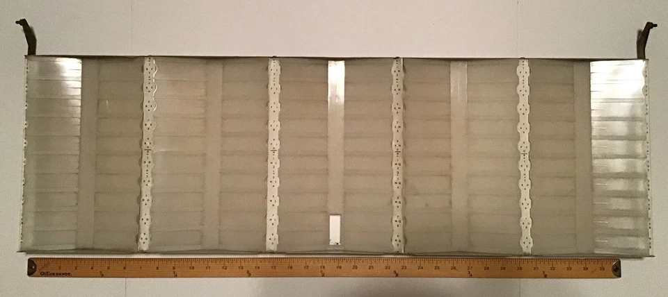 WURLITZER 45 RPM JUKEBOX 3300 AMERICANA III TITLE PAGES RACK ASSEMBLY (PART) - Image 1 of 4