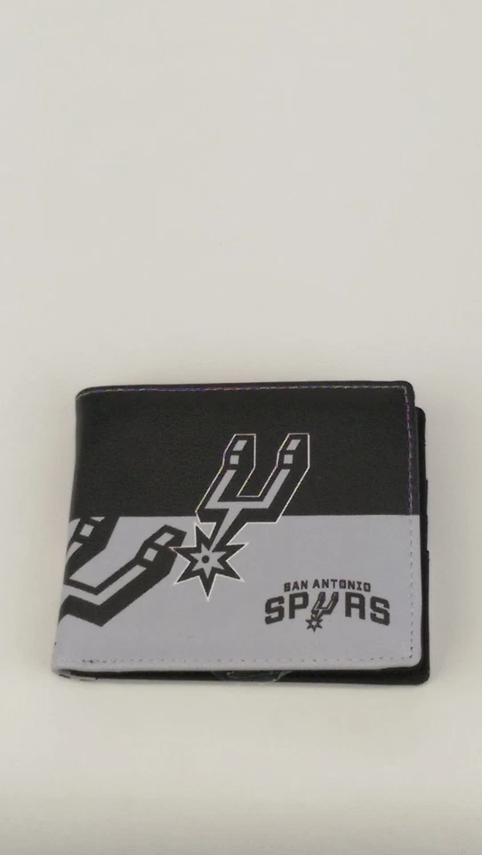 Cartera plegable con licencia de la NBA cuero vegano a todo color San Antonio Spurs Foto 1 de 4