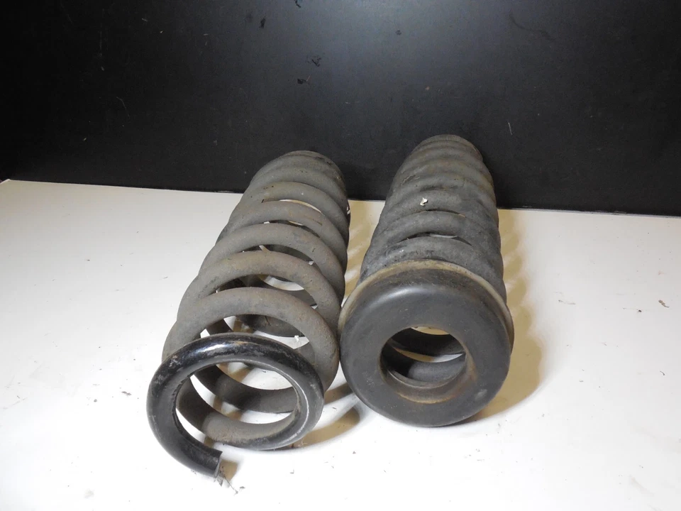 Par de muelles helicoidales traseros C4 6964419 06-11 BMW 325i 328i 330i Foto 1 de 4