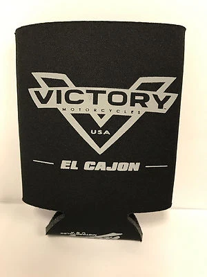 VICTORY MOTORCYCLES OF EL CAJON GRAY V LOGO KOOZIE BEVERAGE BEER SODA COOZIE USA Foto 1 de 4