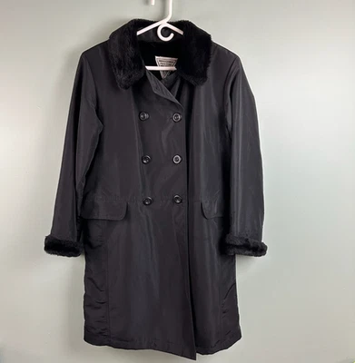 Abrigo forrado de piel sintética negro J. Percy for Marvin Richards para mujer talla pequeña de nailon? Foto 1 de 4