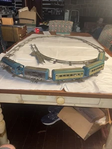 Hafner 1010 Vintage Model Train Set. Clockwork Engine, Tender, 3 Cars, Track - Picture 1 of 24