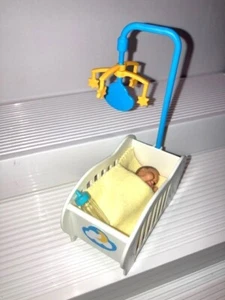 Barbie Hispanic Happy Family Neighborhood Midge Baby/Baby in Wiege & Acc. - Bild 1 von 4