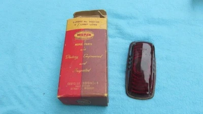 Nuevo de Lote Antiguo 1941 Plymouth Luz Trasera Lente Lámpara Mopar Especial De Lujo De Colección 902136 Foto 1 de 3