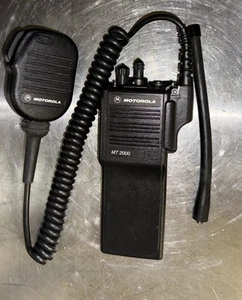 Motorola MT2000 H01KDD9AA4AN Handie-Talkie Radio FM - Zdjęcie 1 z 3