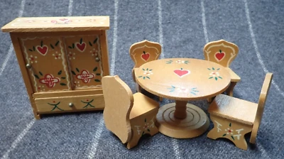 Juego de 4 sillas de madera vintage de 6 piezas para muebles para casa de muñecas Foto 1 de 4