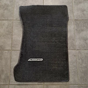 OEM 1994-1997 Honda Accord Grey Passenger Front Floor Mat 08P15 SV 1000 01 - Picture 1 of 10