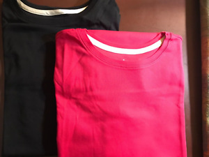 (2) Isaac Mizrahi 2X T-Shirts-Black & Raspberry-New in Bag