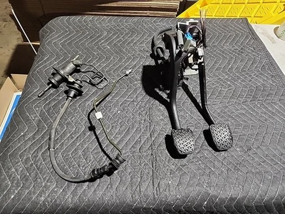 BMW E46 5 / 6 Speed MT Clutch Pedals Pedal Manual Transmission Line 35112229128  - Image 1 of 4