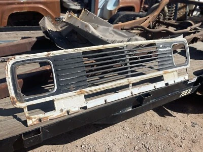 Parrilla de acero para furgoneta Chevy G10 71-77 Foto 1 de 4