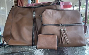Women’s Purses And Wallet - Picture 1 of 4