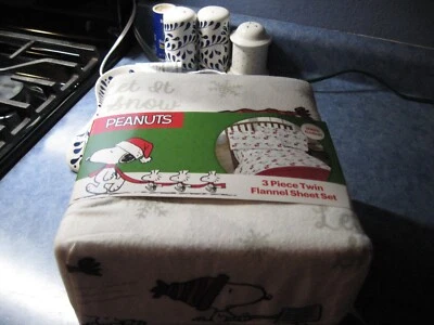Peanuts Snoopy Twin Flannel Sheet Set Let It Snow 100% Cotton Holiday Xmas - Image 1 of 4