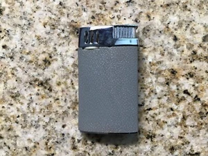 VINTAGE HADSON GAS LIGHTER - GREY 1.5" TALL (JAPAN) - Picture 1 of 4