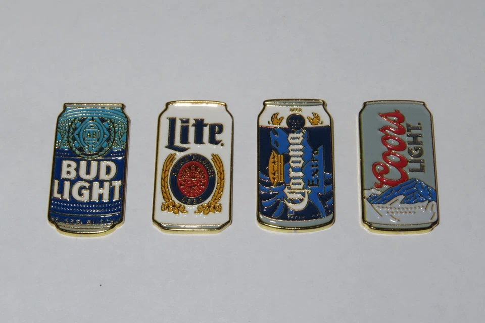 Marcador de pelota de golf de cerveza - Paquete de 4 magnéticos de hierro con clip magnético para sombrero a juego Foto 1 de 4