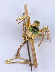 9ct gold Spider brooch pin set with green Peridot stones - Picture 1 of 13