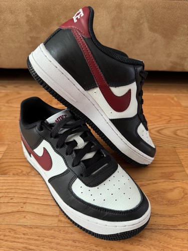 Scarpe Nike Air Force 1 grado scuola ragazzo basse bianche scure rosse usate in ottime condizioni taglia 5 5 anni