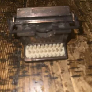 ORIGINAL VINTAGE RETRO MANCAVE Pencil Sharpener Decorative Typewriter - Picture 1 of 4