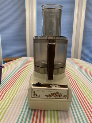 Super Cute Vintage Sunbeam Vista Food Processor Set! With Manual! - Image 1 of 4