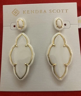 ❤️PENDIENTES COLGANTES KENDRA SCOTT ABBIE ESMALTE DORADO Y BLANCO MADREPERLA ¡GUAU! ¡NUEVO CON ETIQUETAS! Foto 1 de 2