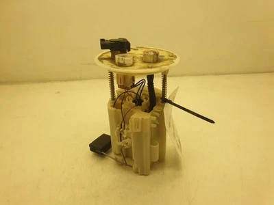 03-06 MONTAJE BOMBA COMBUSTIBLE TOYOTA SIENNA V6 3,3 L TRACCIÓN DELANTERA  Foto 1 de 4